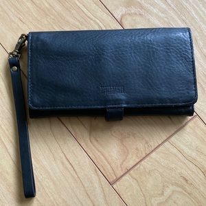 Duluth Trading Wallet